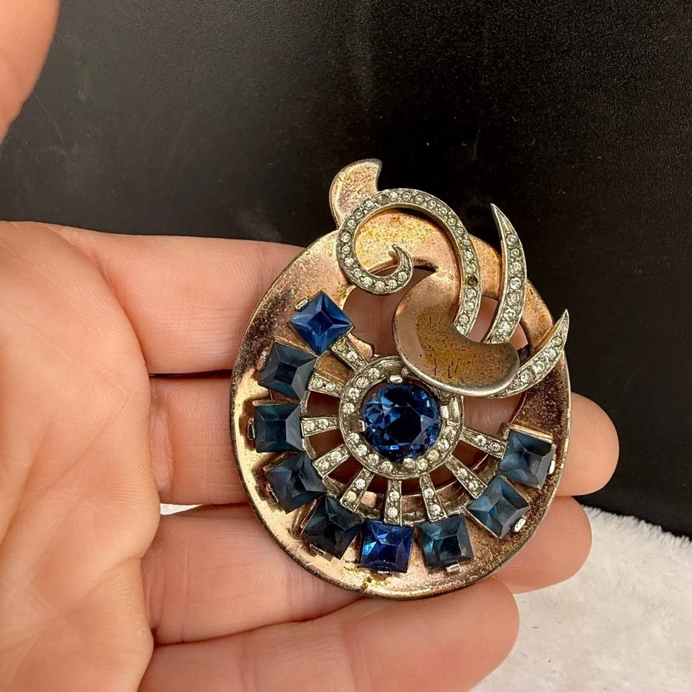 Vintage Brooch Blue Rose Gold Tone Rhinestone Sunburst Copper Tone